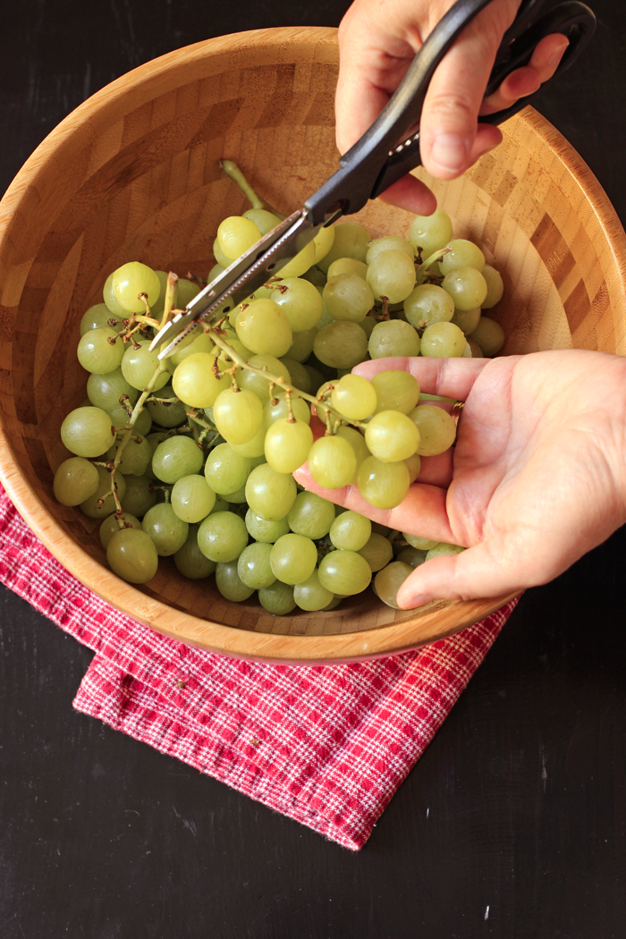 How to Prep Grape Clusters for Easy Serving - Good Cheap Eats