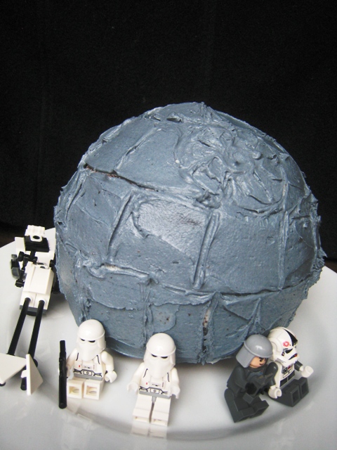 Death Star Birthday Cake - Easy, tutorial for a Death Star Birthday Cake.