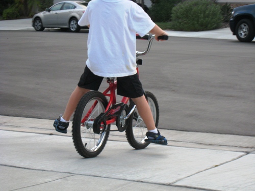 teaching child to ride without training wheels