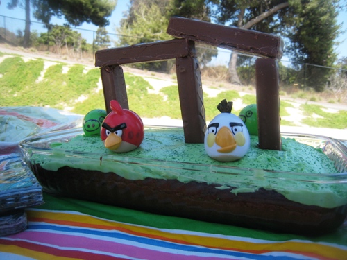 Red angry bird cake