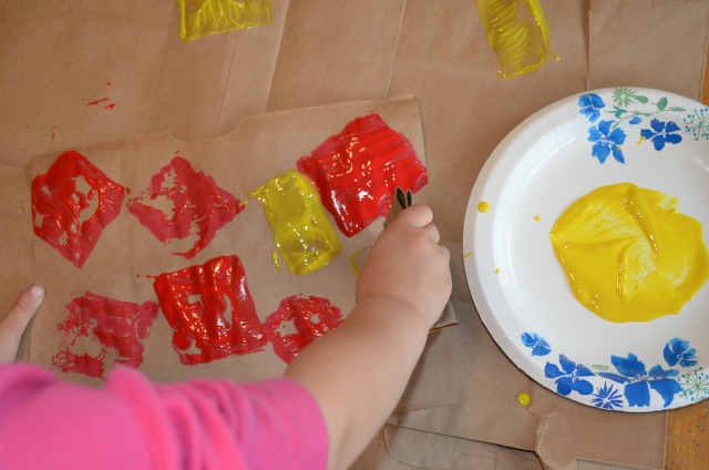 Make a leaf necklace from recycled materials | Life as MOM