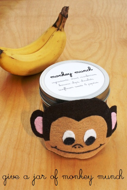 Make a Monkey Munch Gift Jar | Decorative Jar of Trail Mix