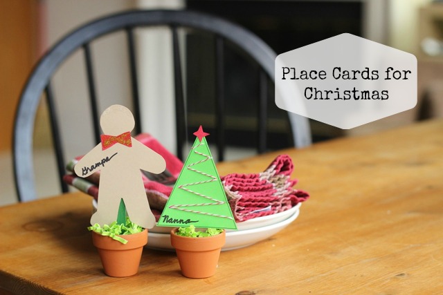 Cute Place Cards for Christmas - These place cards are quick and easy to make, a perfect project for kids to do to decorate the holiday table.