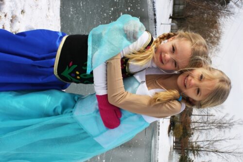 DIY Anna and Elsa Costumes from Frozen | LifeasMOM.com