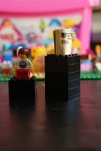 How to Build a Lego Money Holder - Create a fun Lego money holder for gifting cash for birthdays, graduation, and Christmas. It is amazingly simple.