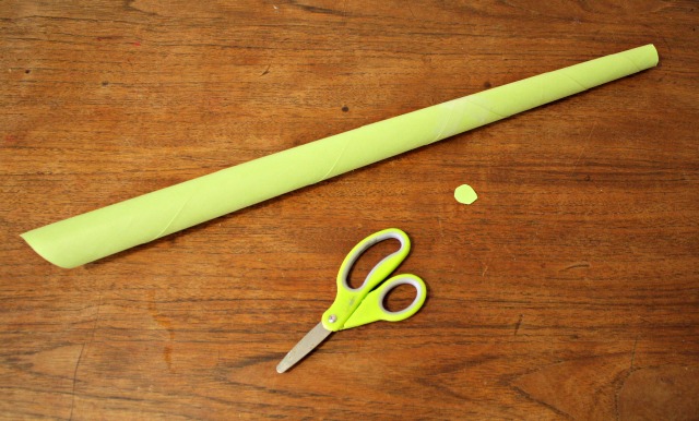 How to Make a Homemade Light Saber with Construction Paper | LIfeasMOM.com