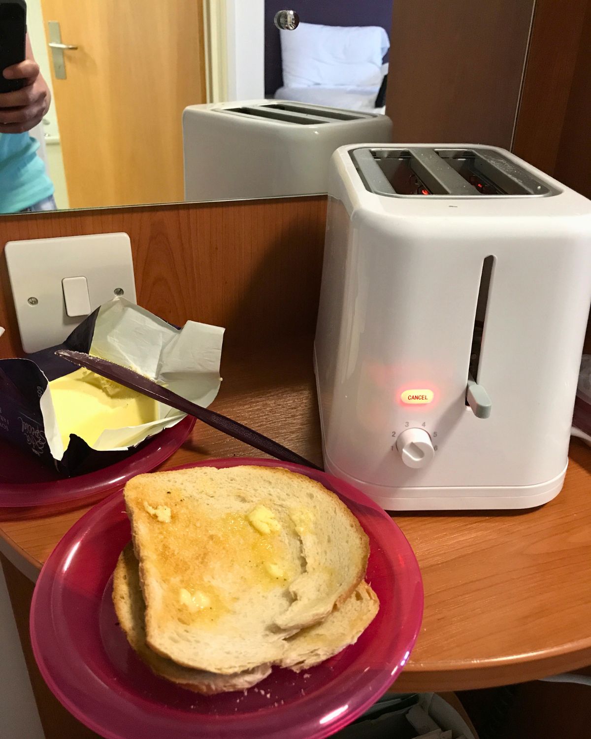 toaster in hotel room in uk.