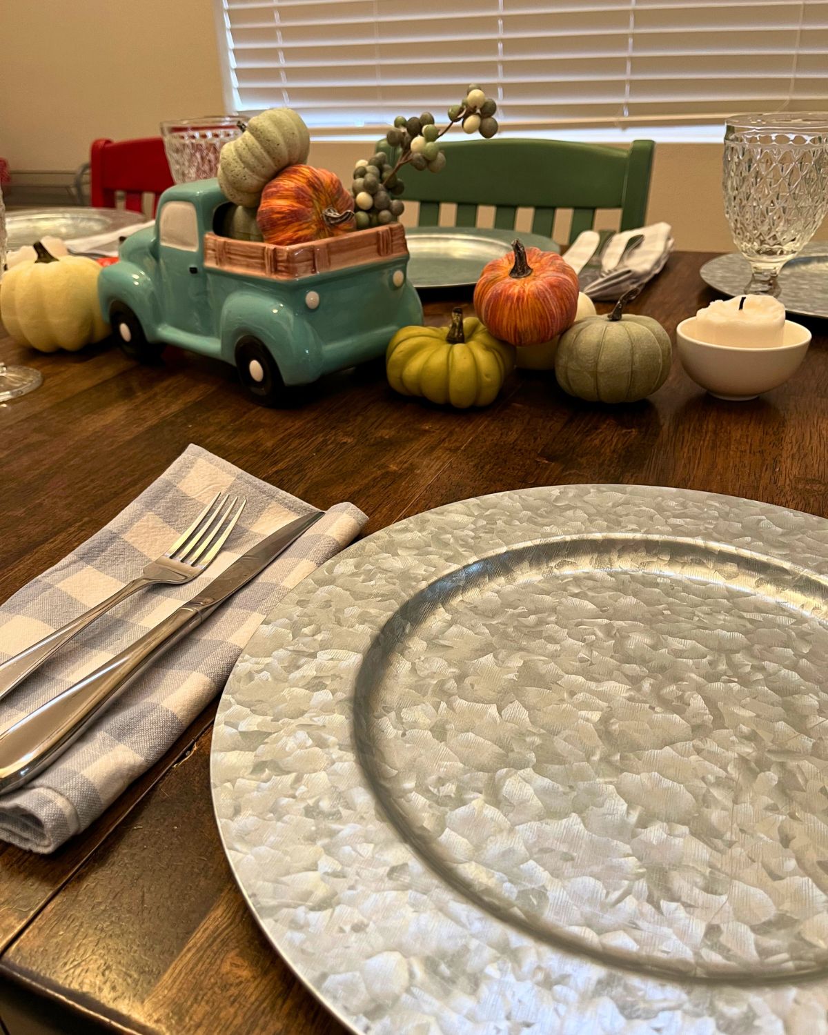 fall table scape for sunday dinner.