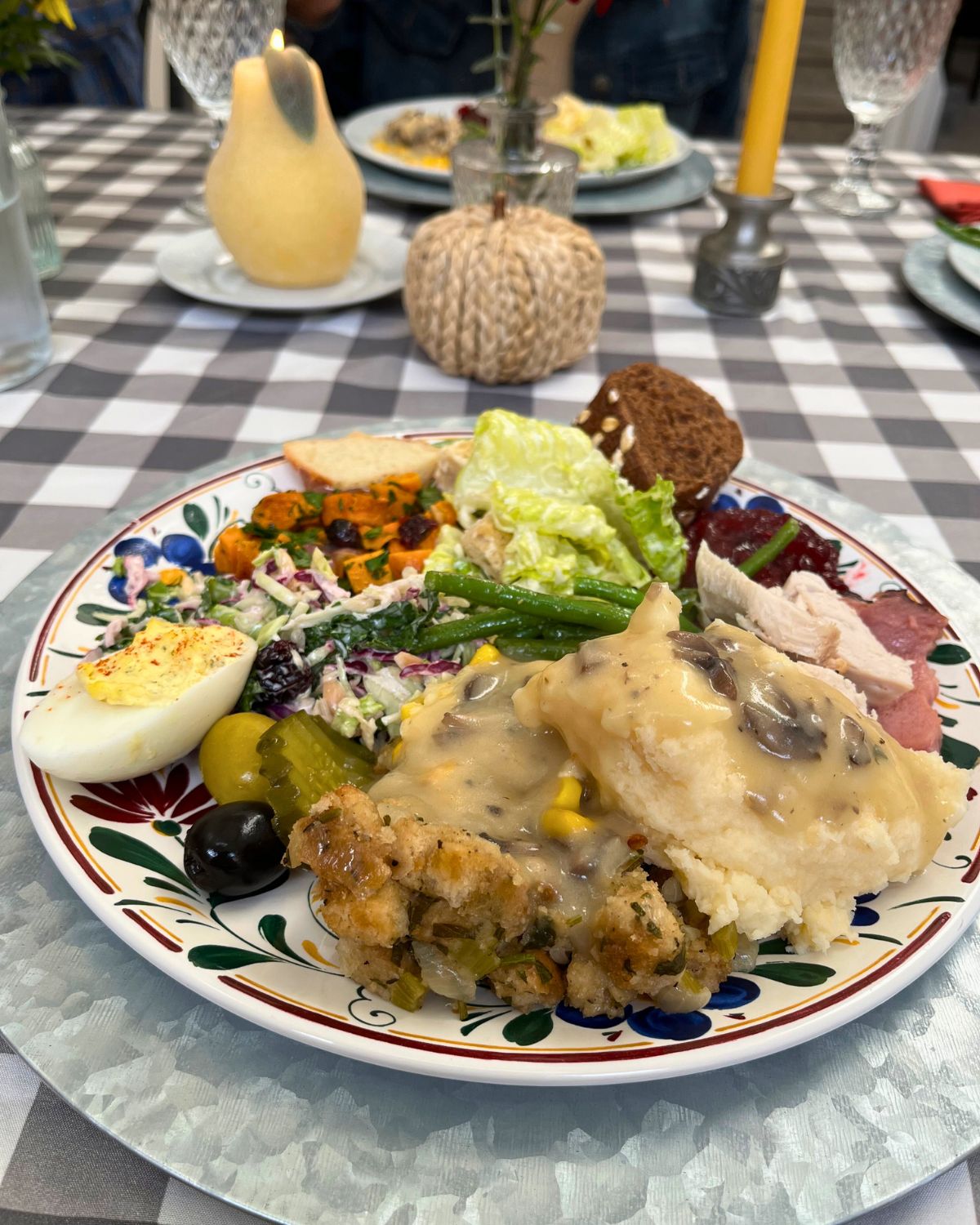 thanksgiving turkey dinner.