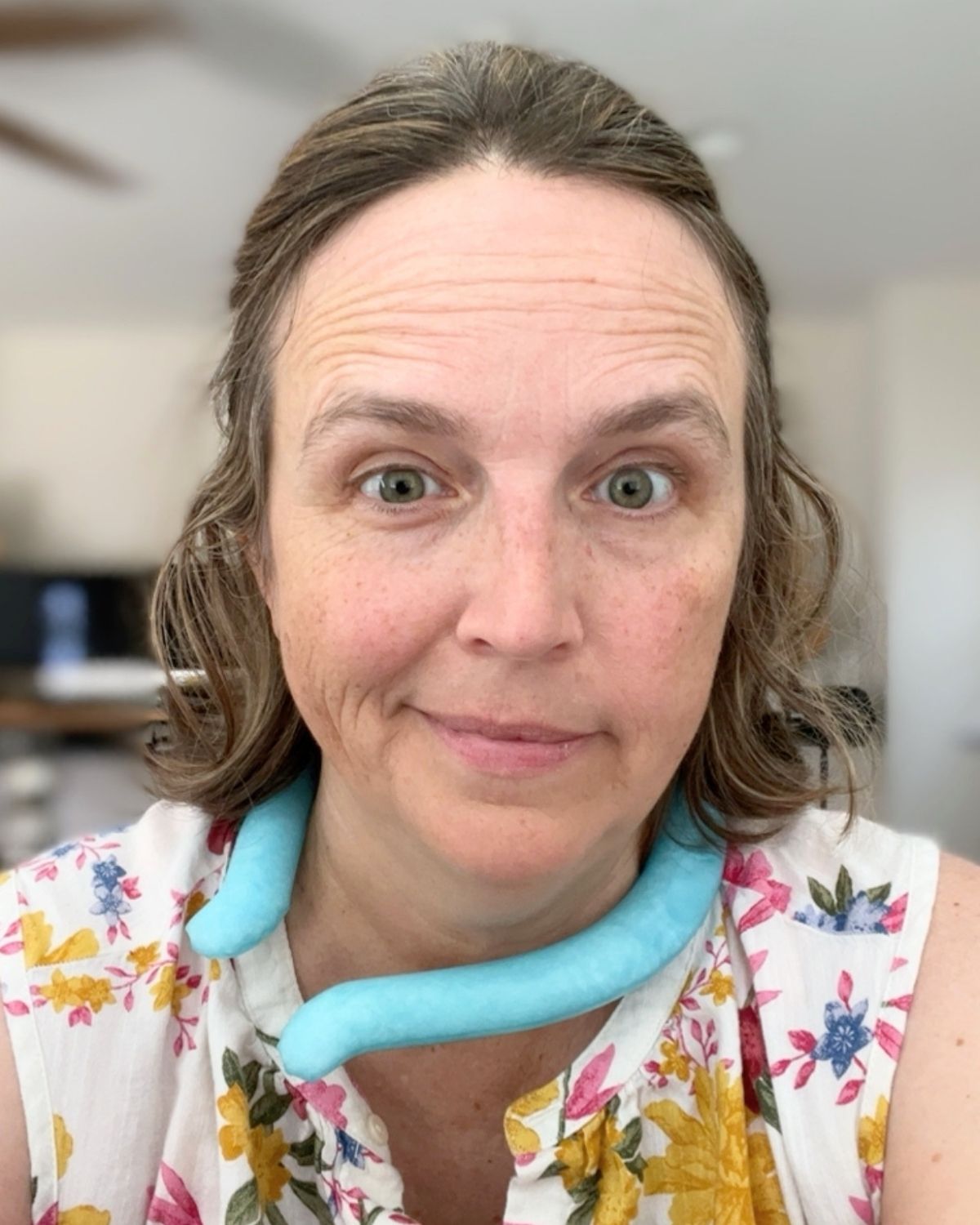 jessica with gel neck cooler around neck.